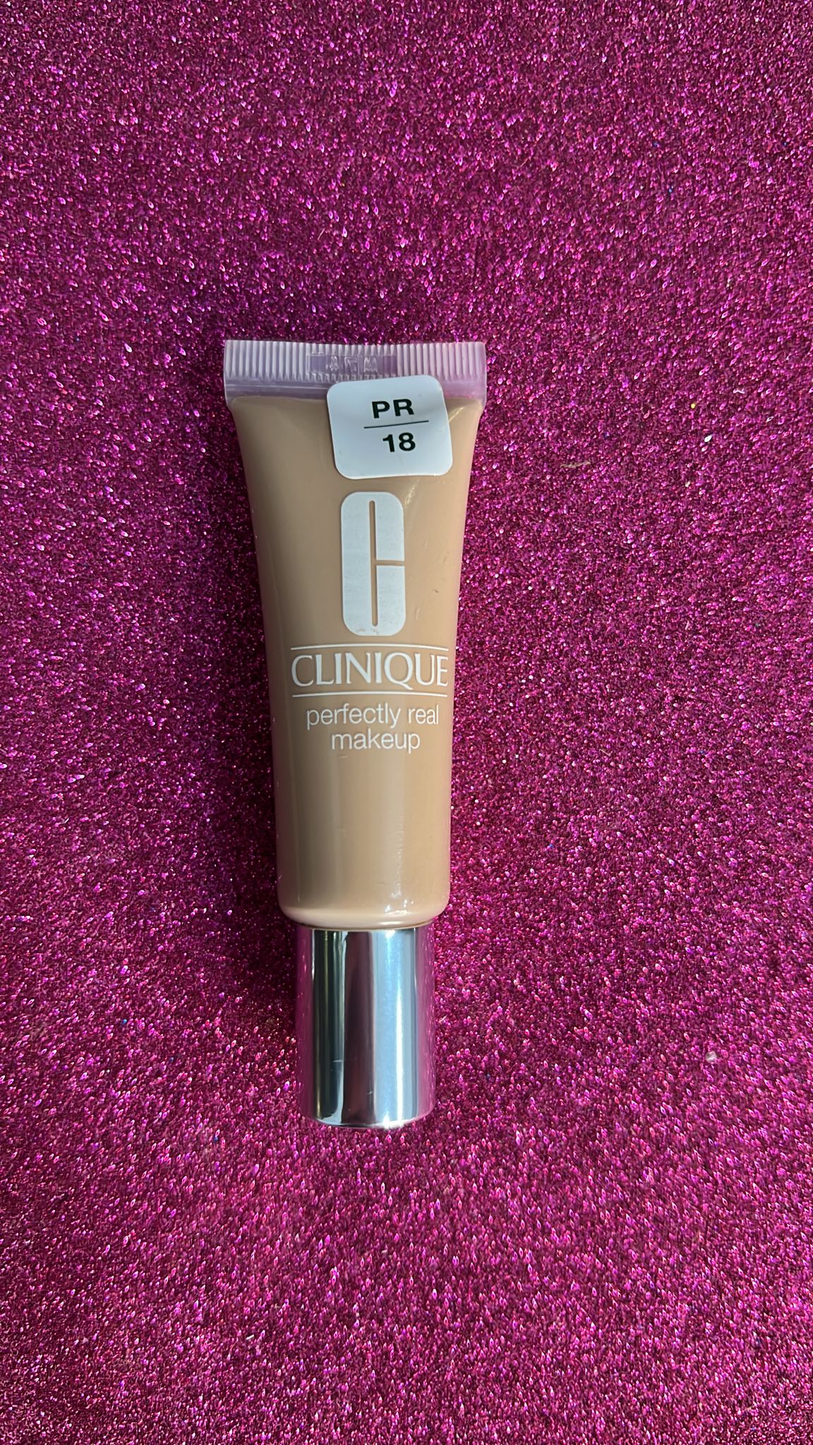 MINI SIZE Even Better Refresh™ Hydrating and Repairing Makeup TESTER - Profumo Web