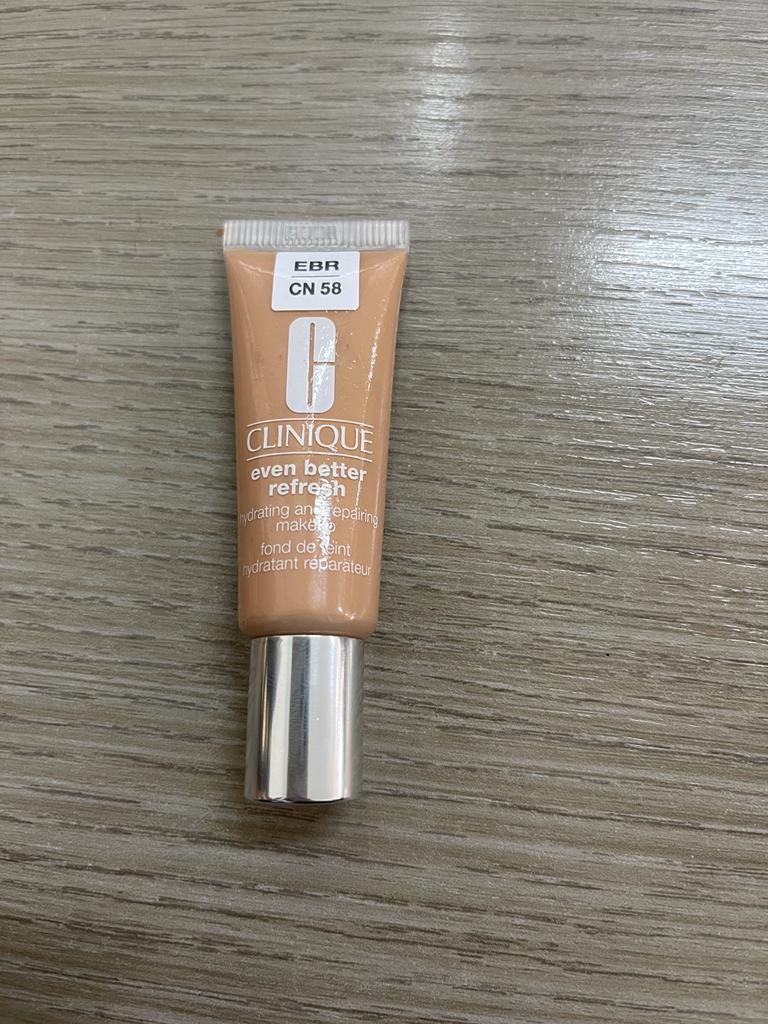 MINI SIZE Even Better Refresh™ Hydrating and Repairing Makeup TESTER - Profumo Web