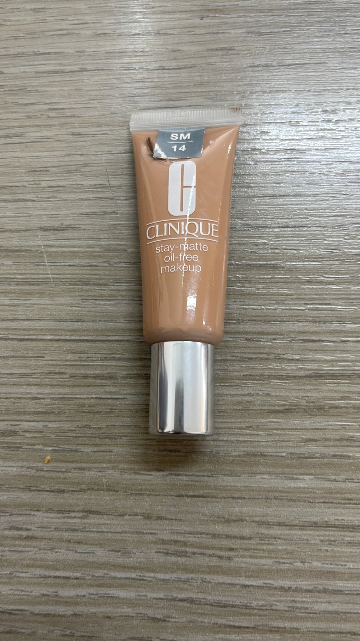 MINI SIZE Even Better Refresh™ Hydrating and Repairing Makeup TESTER - Profumo Web
