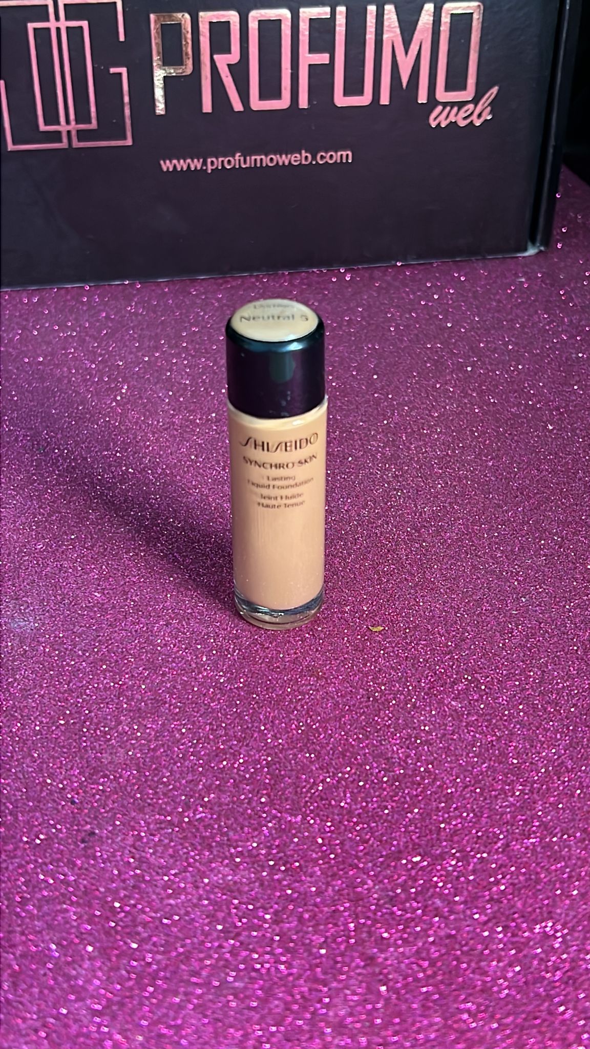 Fondotinta Shiseido Synchro Skin Lasting Foundation 10ml - Profumo Web